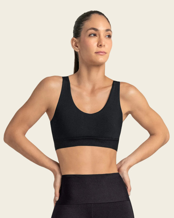 Top deportivo espalda atlética con detalles en SmartLace®#color_700-negro