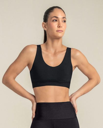 Top deportivo espalda atlética con detalles en SmartLace®#color_700-negro