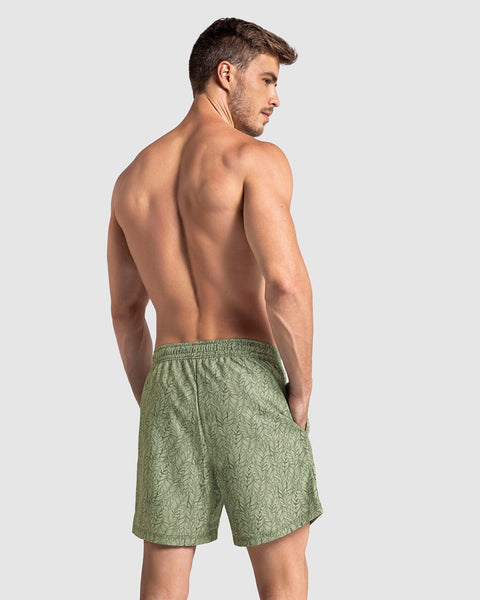 Pantaloneta de baño masculina con práctico bolsillo al lado derecho#color_619-estampado-hojas-verde