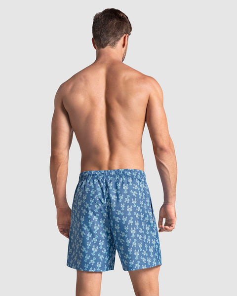 Pantaloneta de baño masculina con práctico bolsillo al lado derecho#color_b40-estampado-azul-cangrejo