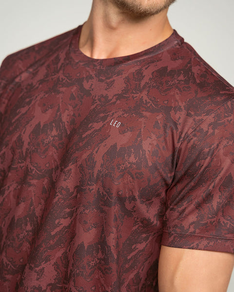 Camiseta deportiva masculina con tecnología de secado rápido#color_173-estampado-vino