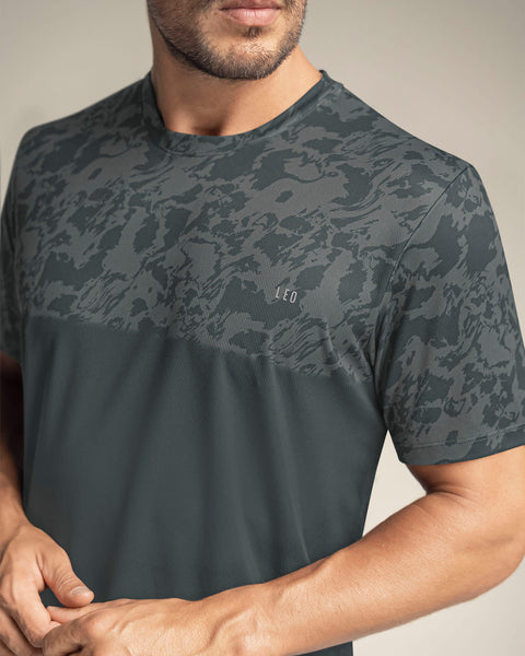 Camiseta deportiva masculina con tecnología de secado rápido#color_457-azul-oscuro
