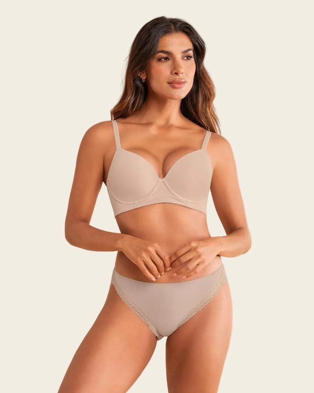 Panty tipo bikini con SmartLace® decorativo en piernas