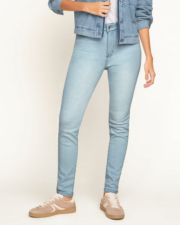 Jeans skinny esenciales para mujer