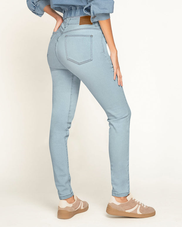 Jeans skinny esenciales para mujer