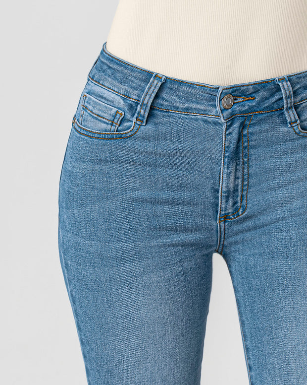 Jean levanta glúteos bota flare