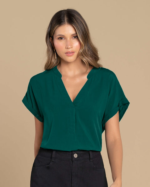 Blusa manga corta con cuello en v#color_601-verde