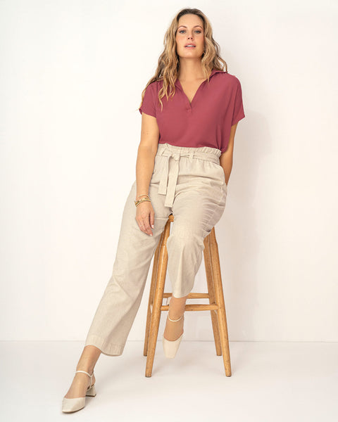 Blusa manga corta con perilla funcional y cuello camisero#color_895-mora