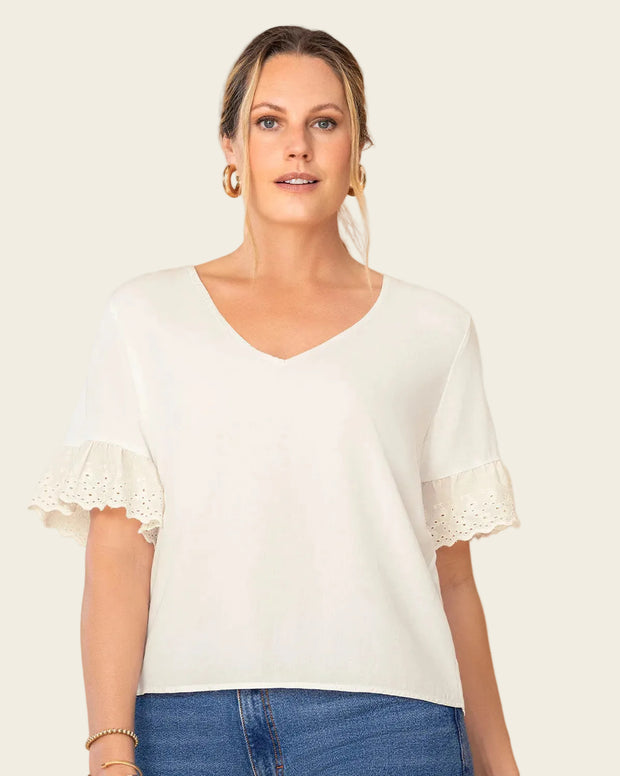 Blusa con detalle en mangas
