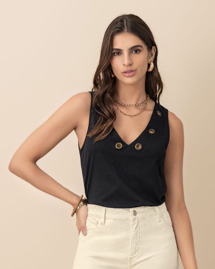 Camiseta manga sisa con ojaletes metálicos en el cuello#color_700-negro