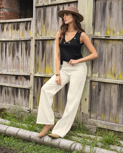 Camiseta manga sisa con ojaletes metálicos en el cuello#color_700-negro