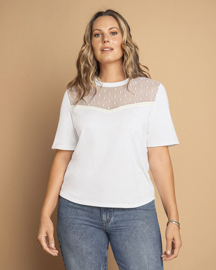 Camiseta manga corta con detalle en transparencia