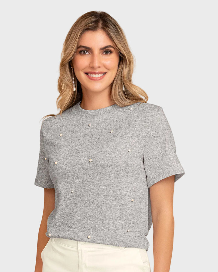 Camiseta manga corta con apliques de perlas