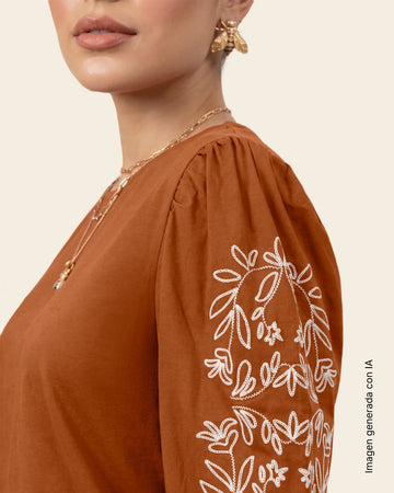 Camiseta 3/4 con relieve floral en mangas#color_c22-cafe
