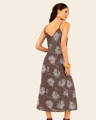 Vestido largo con flores bordadas#color_835-cafe