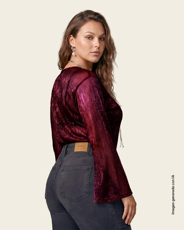Camiseta-manga-larga-con-brillo-y-textura#color_349-vino