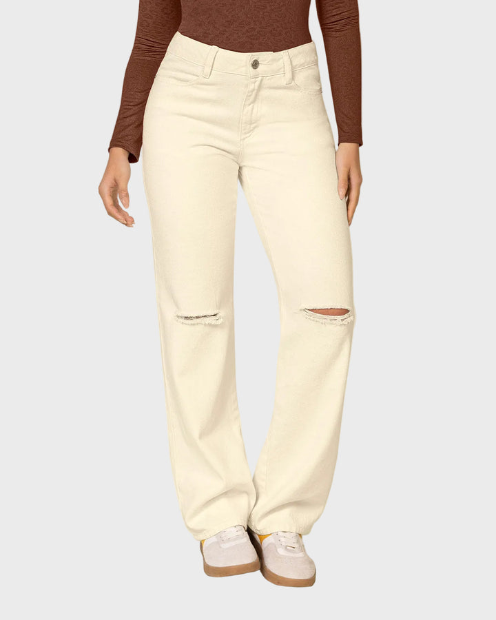 Jean con bota ancha y abertura en rodilla