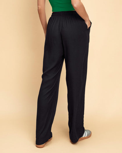 Pantalón exterior bota recta con elástico y tira anudable en cintura#color_700-negro