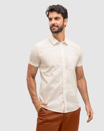 Camisa manga corta estampado continuo para hombre#color_051-blanco-estampado