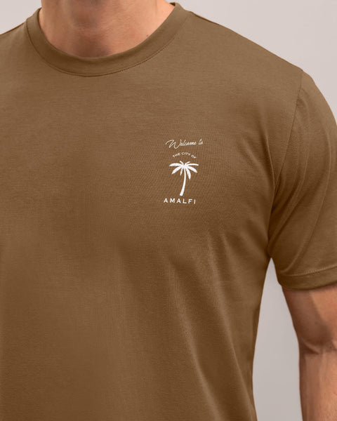 Camiseta manga corta con estampado localizado y cuello redondo#color_640-cafe-medio