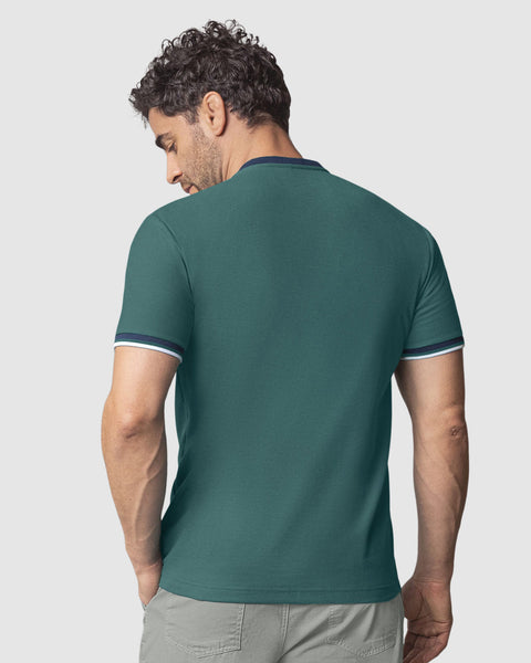 Camiseta con cuello henley y perilla funcional#color_614-verde-azul