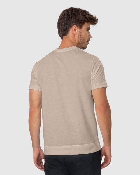 camiseta-manga-corta-con-cuello,-ruedo-y-mangas-en-rib#color_084-arena