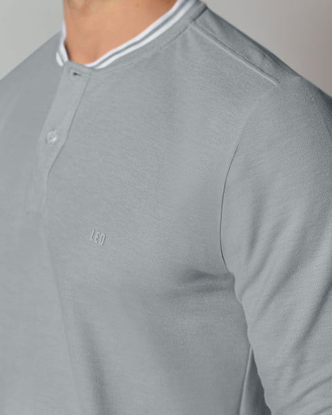 Camiseta manga larga con perilla funcional y logo en frente#color_172-verde-claro