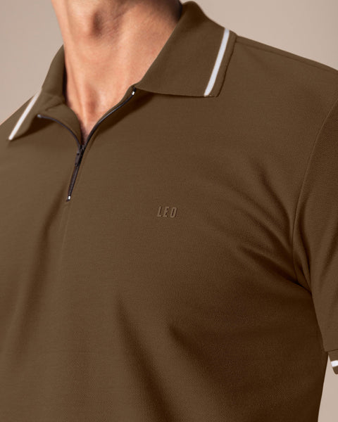 Camiseta tipo polo con cierre funcional#color_835-cafe