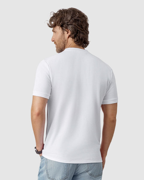 Camiseta henley con bloques de color#color_302-fondo-rojo