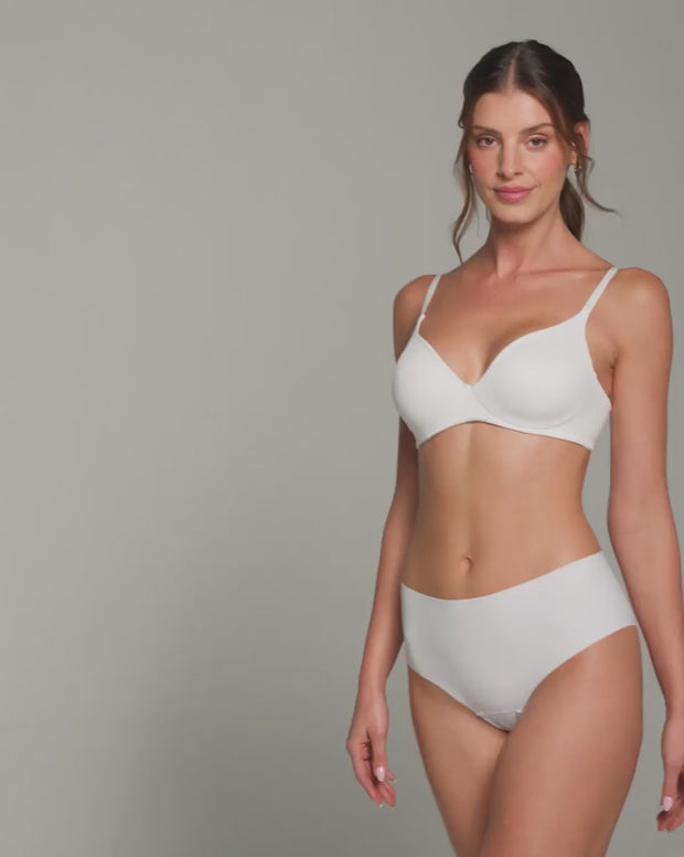 Brasier ultraligero y suave con copas en doble capa de tela