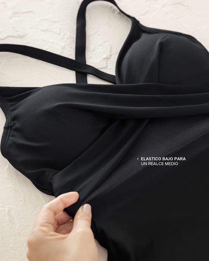 Traje de baño entero de compresión suave en abdomen y drapeado en escote#color_700-negro