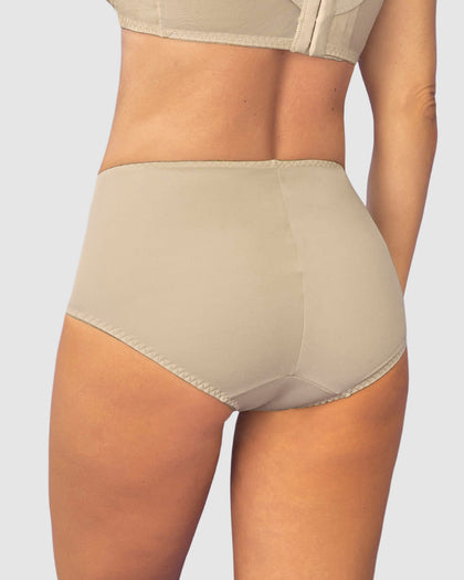 Panty clásico de compresión suave con toques de encaje en abdomen#color_824-perla