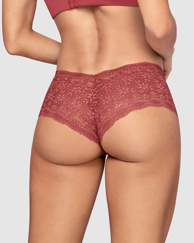 Panty estilo hipster en encaje moderno
